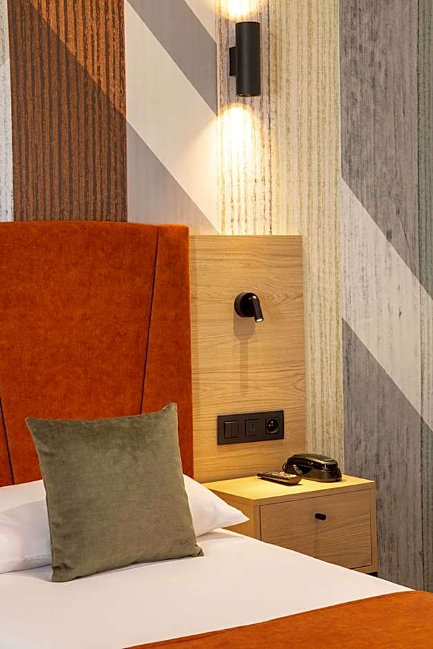 Hotel Espace Champerret