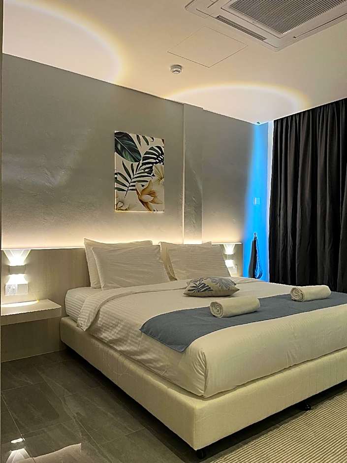 Photo 1 of 17 of Honeymoon Suite