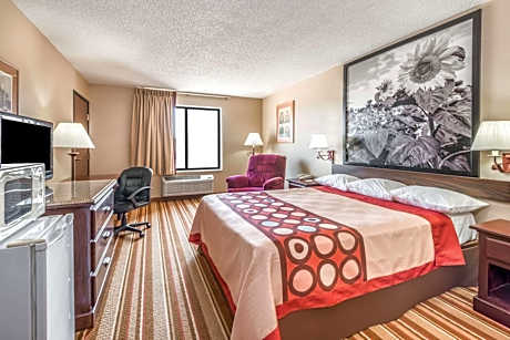 Queen Room - Mobility Access/Non-Smoking