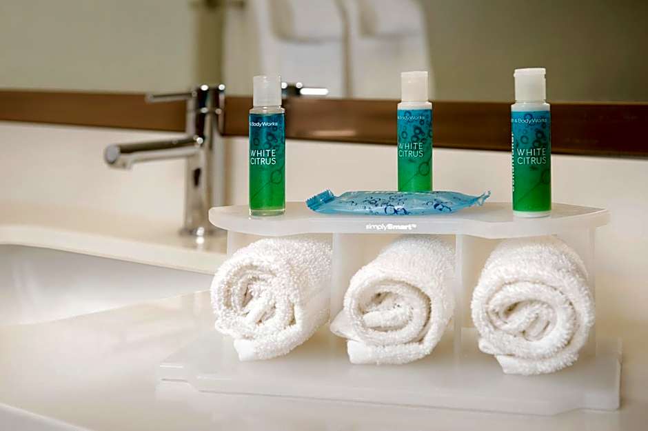 Holiday Inn Express & Suites Bay City By IHG