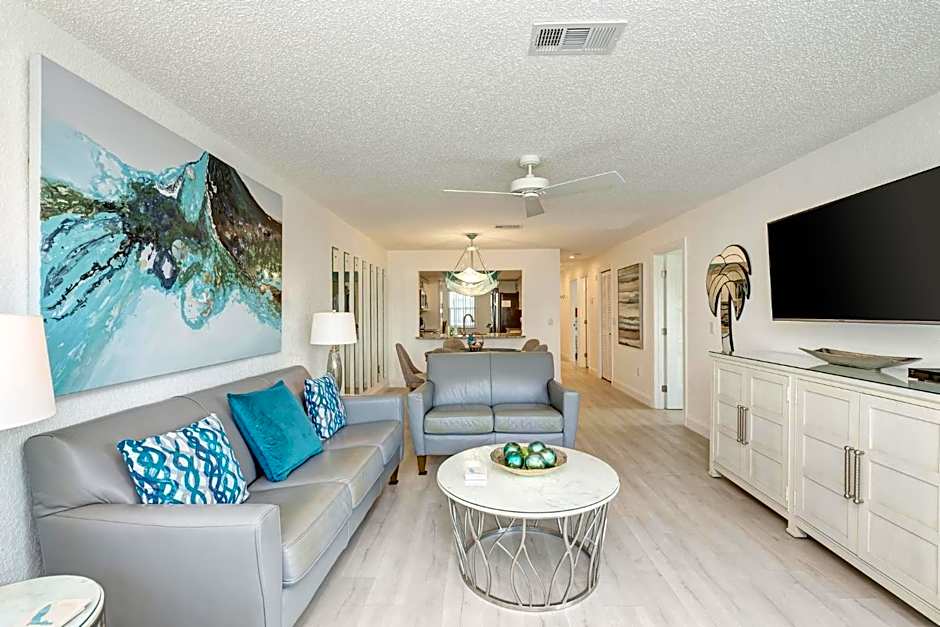 Absolute Anna Maria-Private Beach Access-Heated Pool-Water Views From Every Room