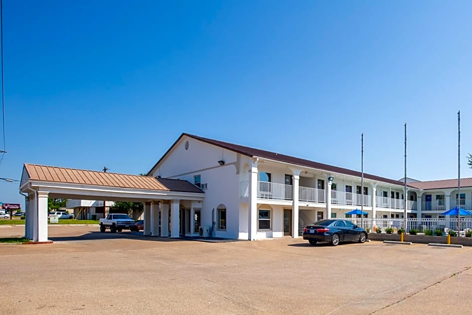 Motel 6-Bryan, TX - University Area