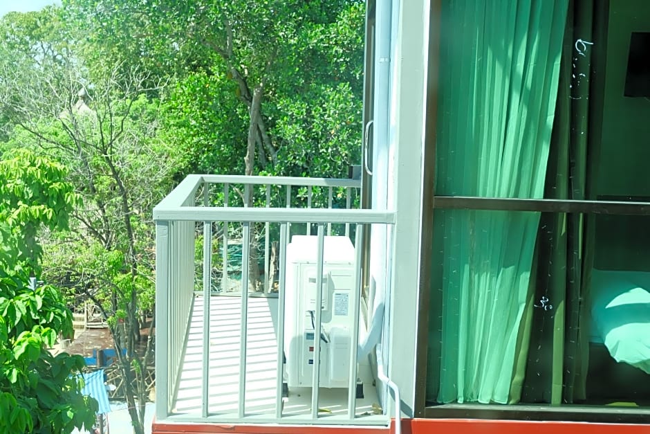 Photo 1 of 16 of Deluxe 2 Beds, City View, Balcony