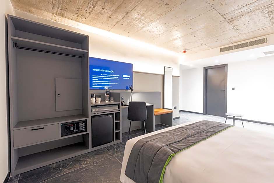 The Londoner Hotel St. Julian's