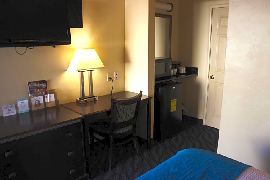 Super 8 Berkeley – Berkeley, CA