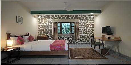 Peppermill Deluxe Room