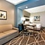 La Quinta Inn and Suites by Wyndham Houston Spring South