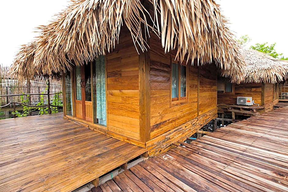 Baan​ Tonlamphu​ Pakpra