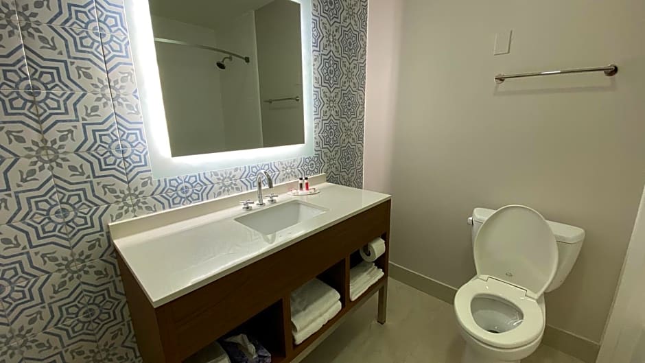 Days Inn & Suites by Wyndham Peachtree Corners Norcross
