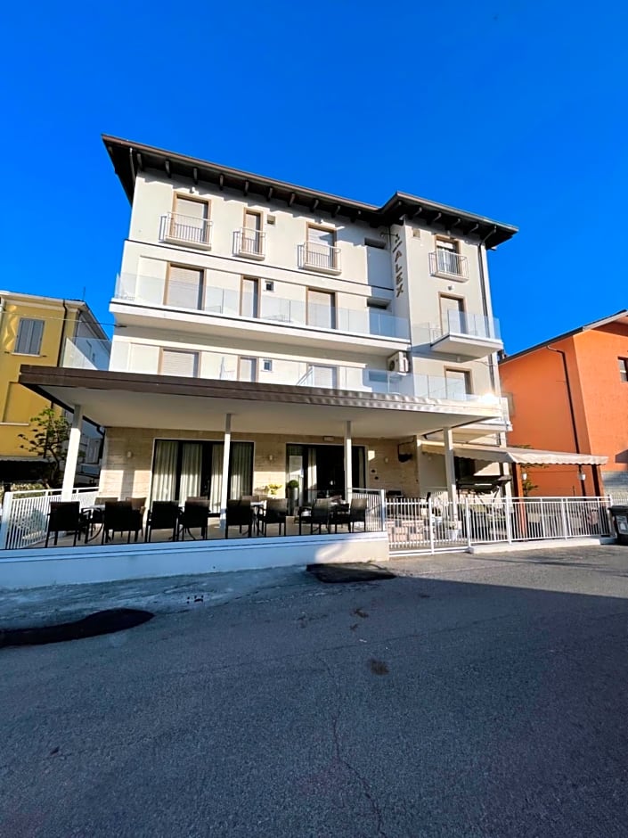 Hotel Alex