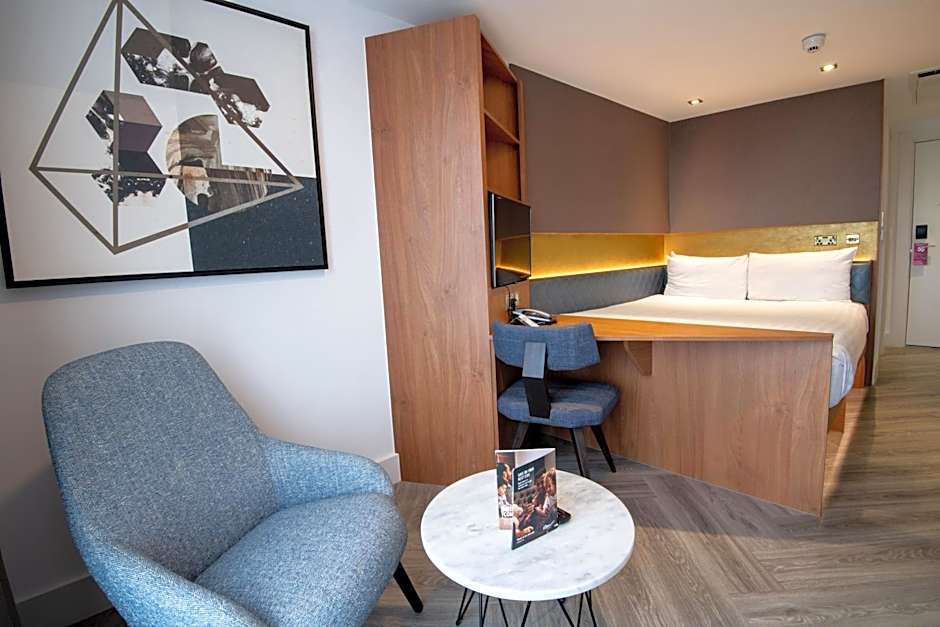 Roomzzz London Stratford