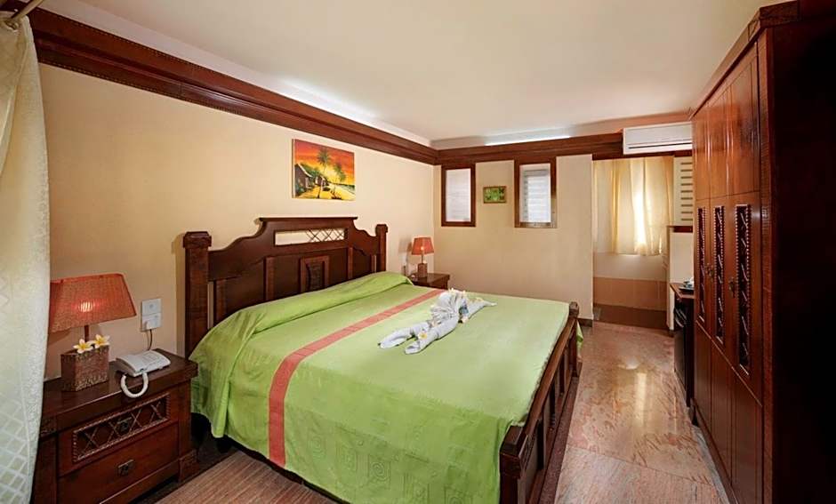 Photo 1 of 6 of Triple Room