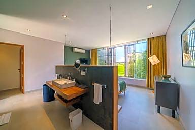 La Maison d'Ulysse - Luxury 4BR Villa Surrounded by Rice Paddies