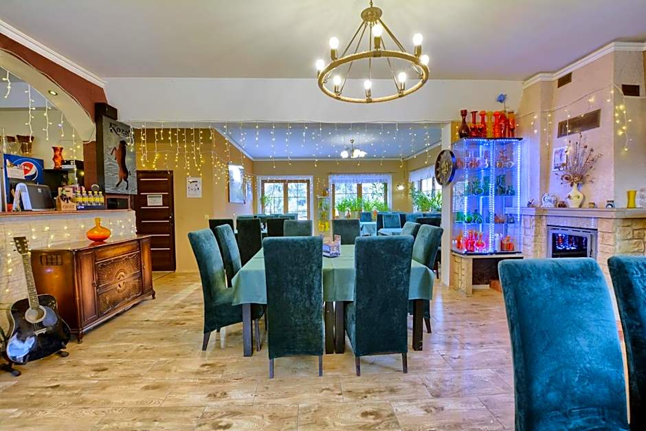 Zajazd Karłów Restauracja & Pokoje Gościnne