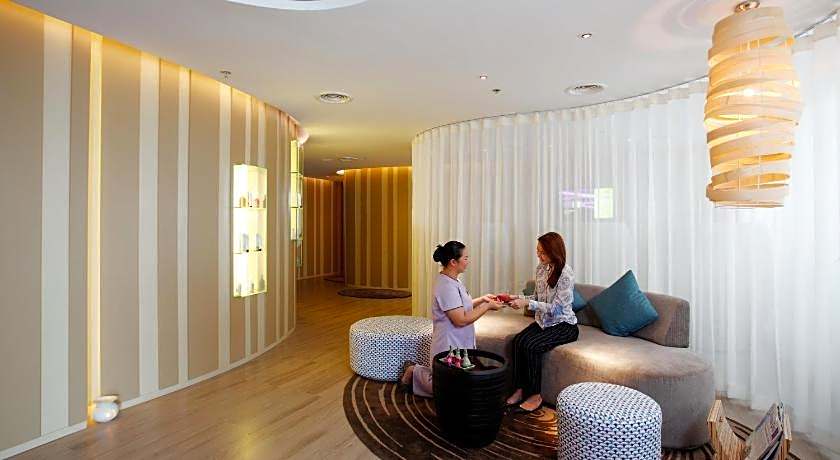 Centara Watergate Pavillion Hotel Bangkok