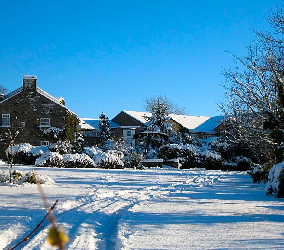 B/W Plus Lancashire Manor Hotel