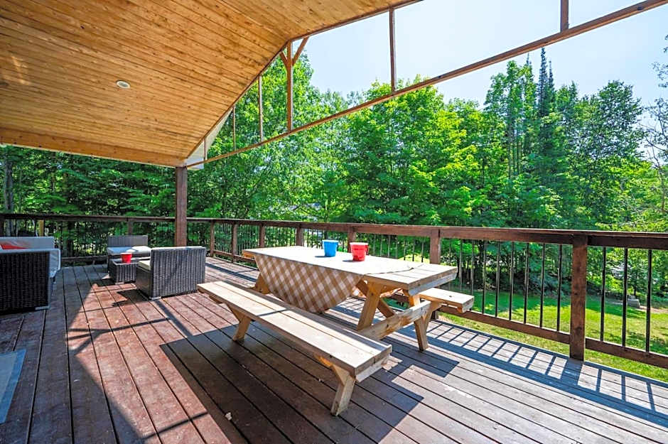 7-bed W Starlink , V-ball Near Beach!