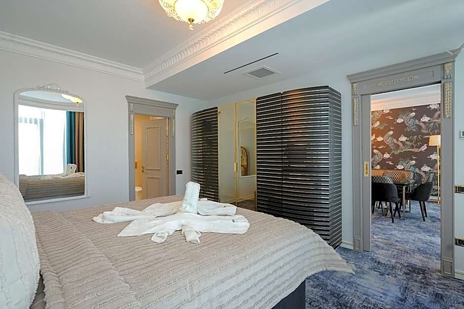 W Regal Boutique Hotel&Spa