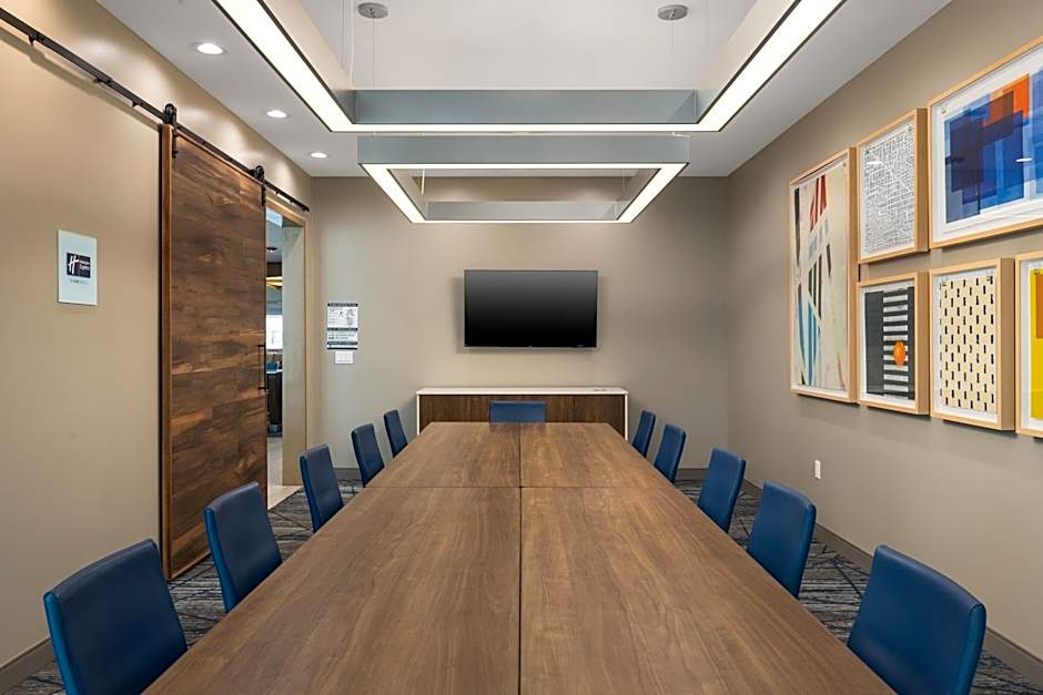 Holiday Inn Express & Suites - Hawaiian Gardens By IHG