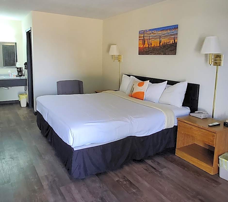 Cactus Inn and Suites