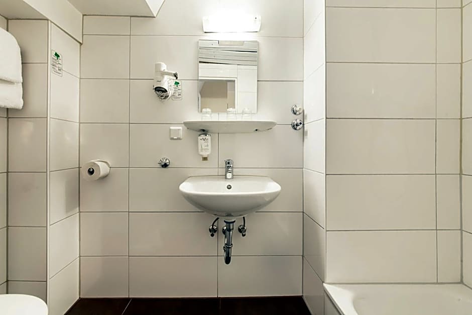 Hotel Ahl Meerkatzen Koln