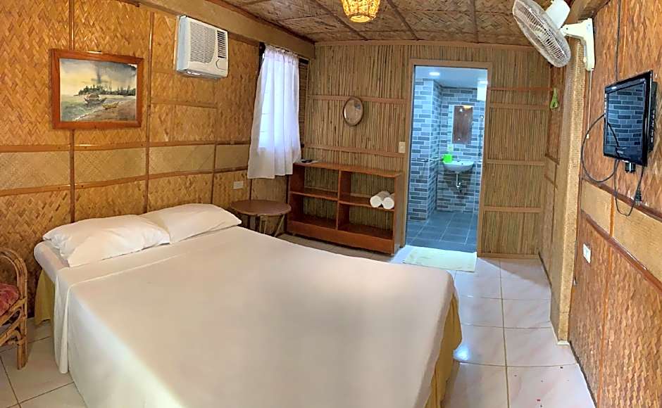 Bamboo House Beach Lodge & Restaurant