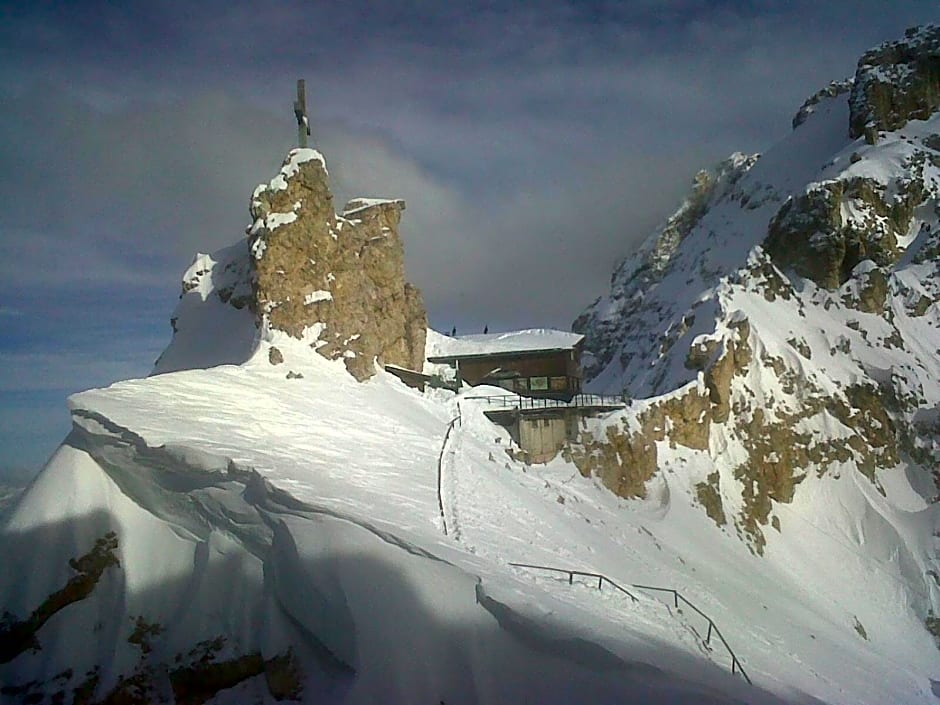 Hotel Garnì Il Cirmolo