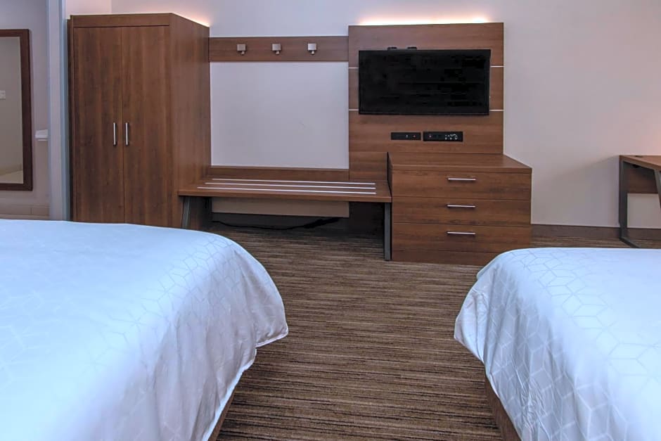 Holiday Inn Express Hotel & Suites Roseville - Galleria Area By IHG