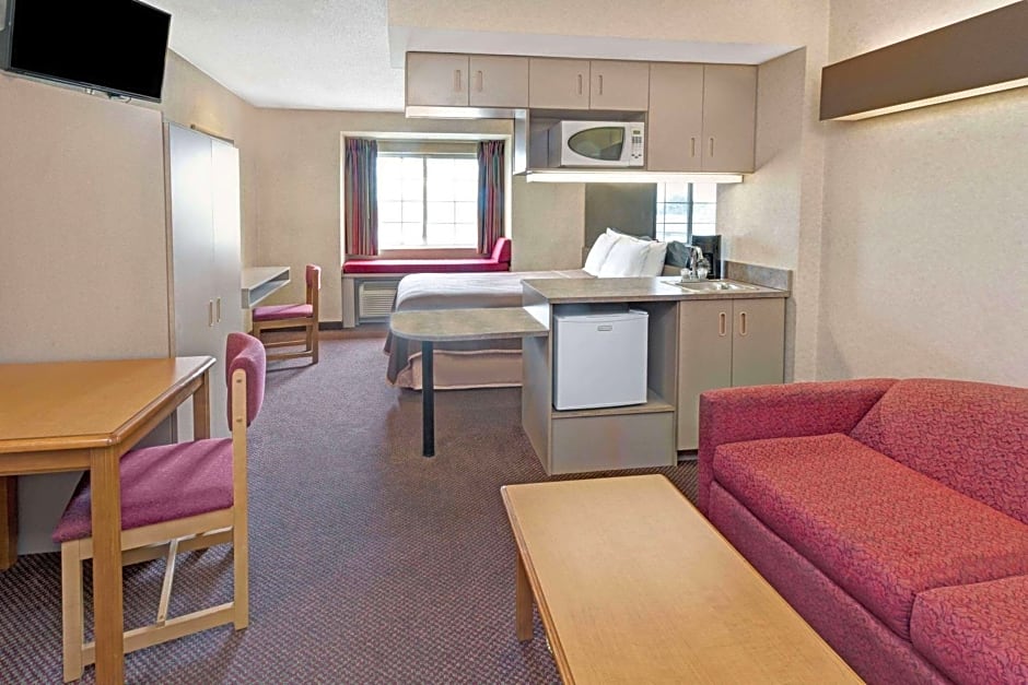 Red Lion Inn & Suites Elk Grove Village, IL