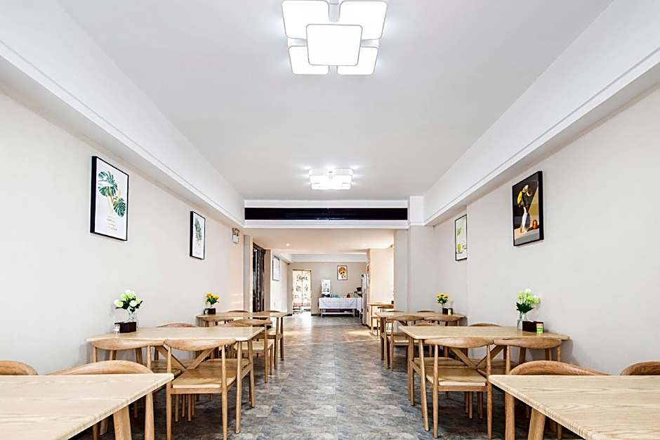 IU Hotel Luoyang Yanshi Baima Temple