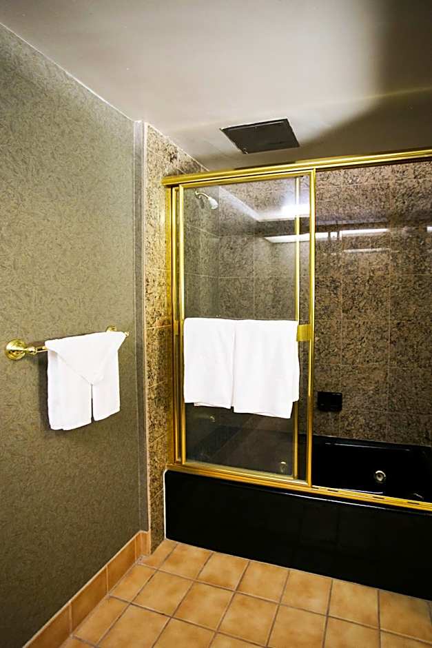 LA Crystal Hotel -Los Angeles-Long Beach Area