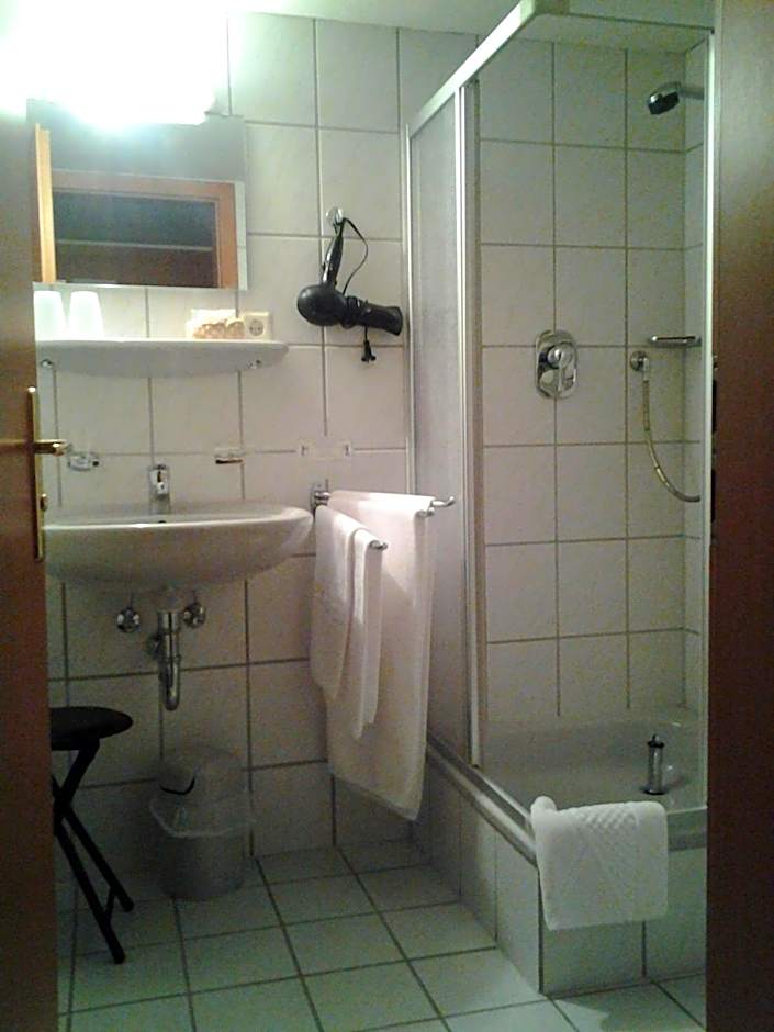 Altes Wirtshaus Fördergersdorf Bed & Breakfast