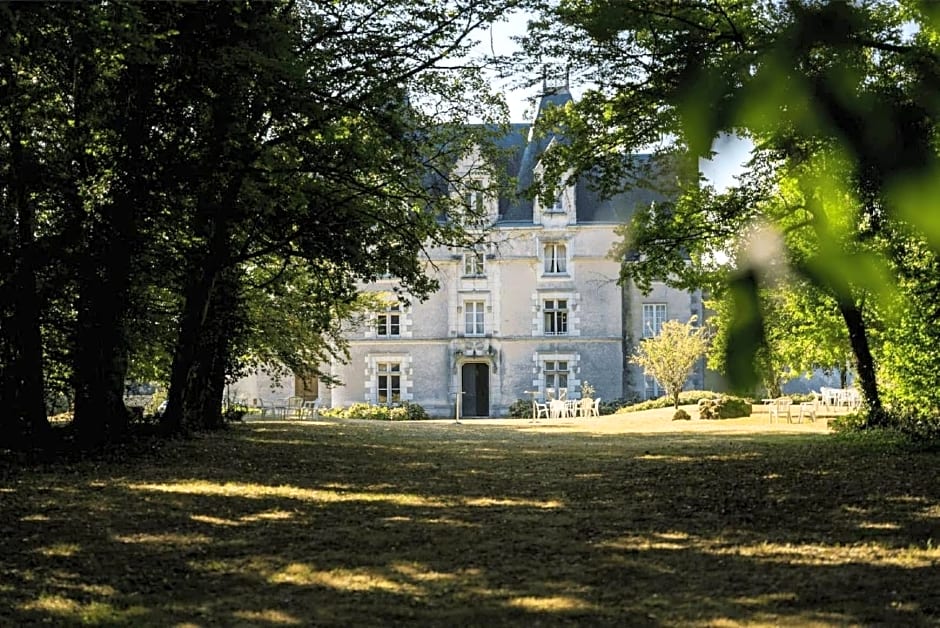 Hotel The Originals Château de Perigny