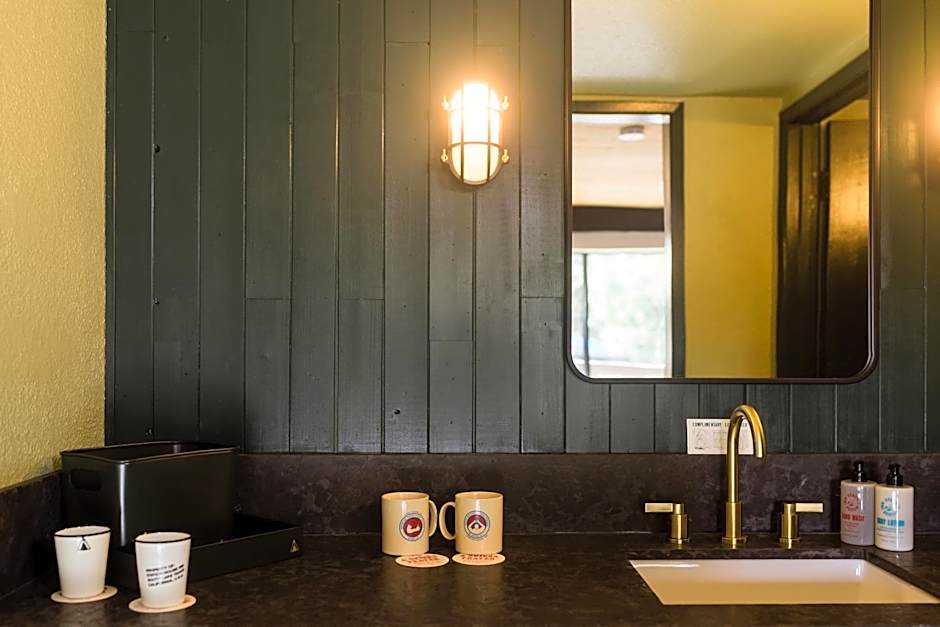 Station House Inn South Lake Tahoe, by Oliver