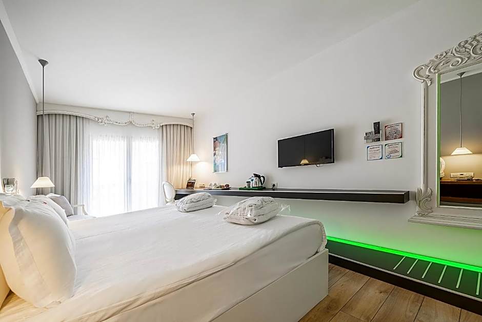 Hotel Beyond