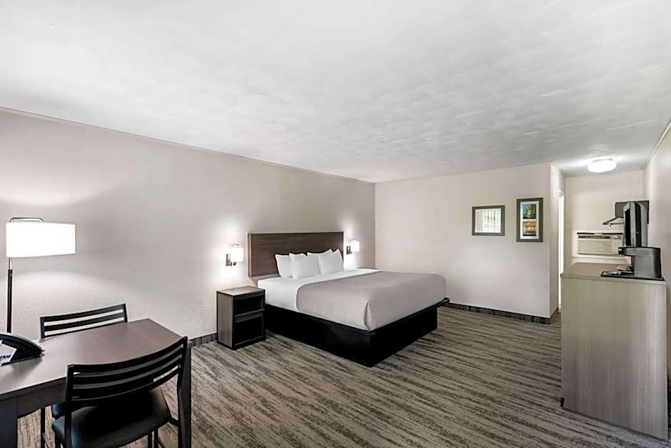Quality Inn & Suites Munising