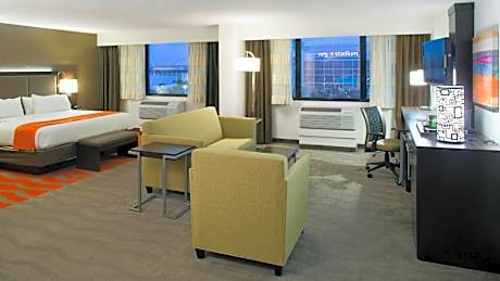 King Suite - Concierge Floor
