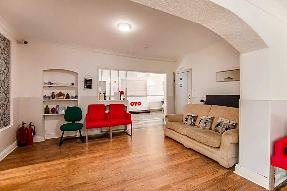 OYO The Longlands Hotel