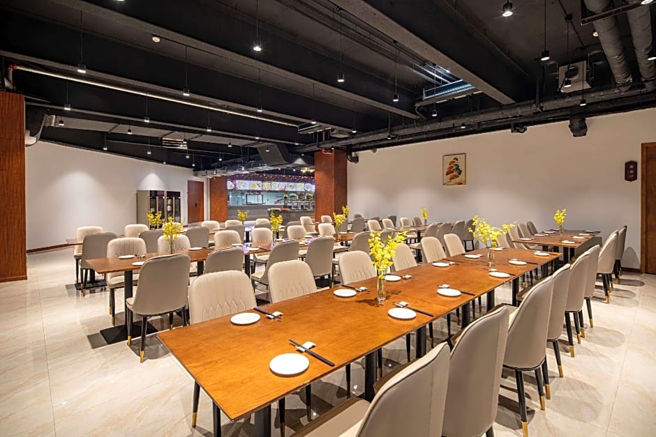 Days Hotel by Wyndham Jinghong Downtown