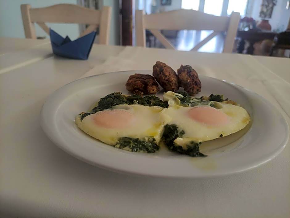 MasouriBlu Boutique Hotel