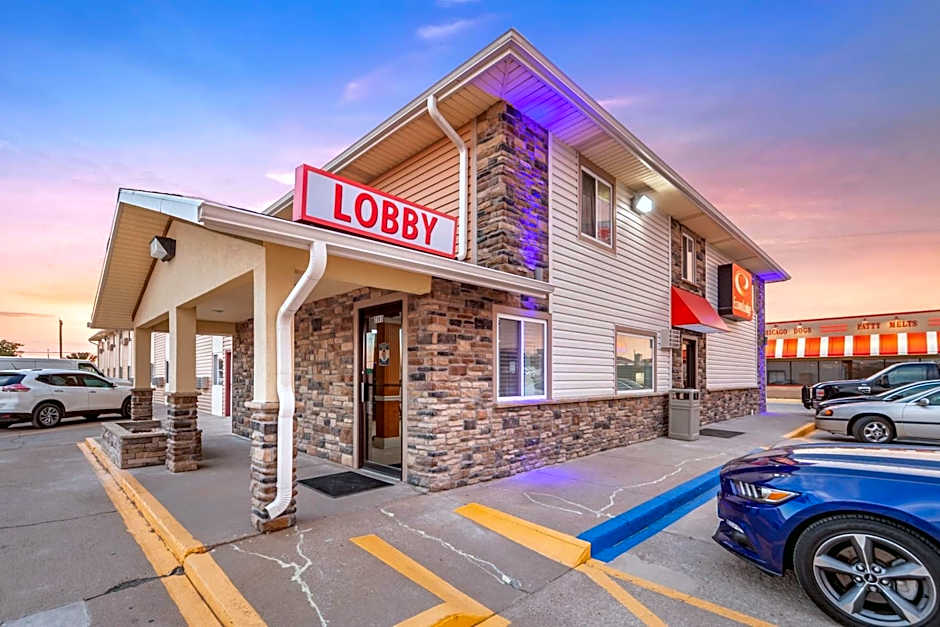 Econo Lodge Hays I-70