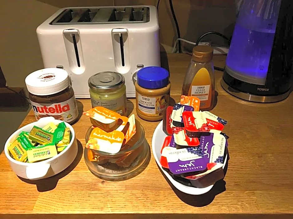 The Hollybush Inn and B&B