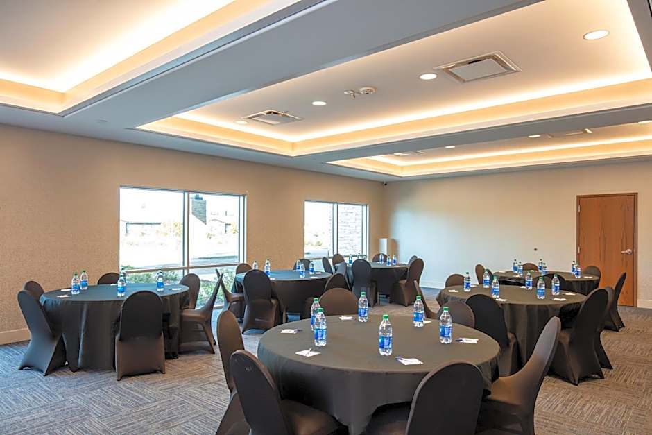 Holiday Inn Express And Suites Beloit By IHG