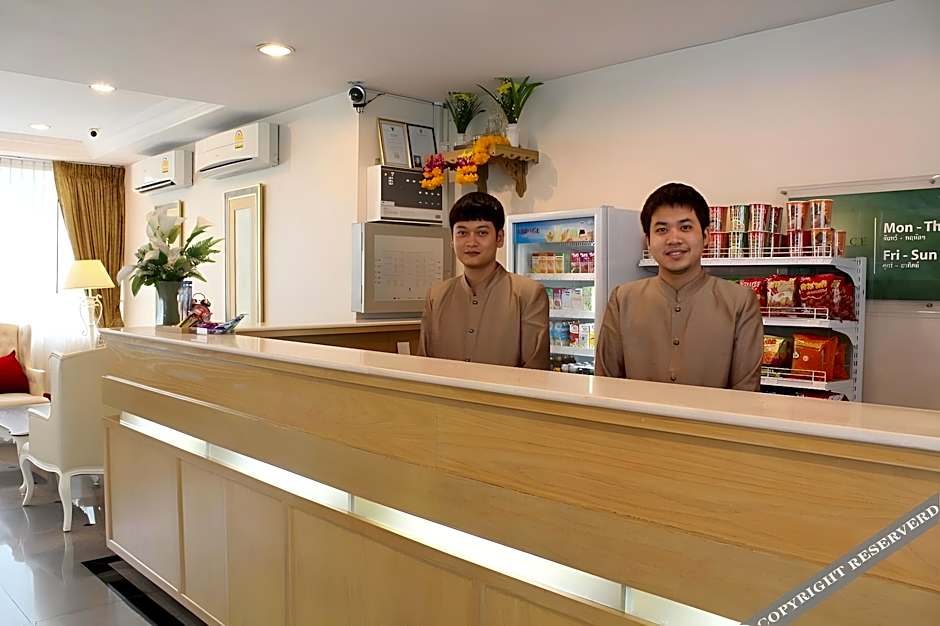 Romance Hotel Srinakarin