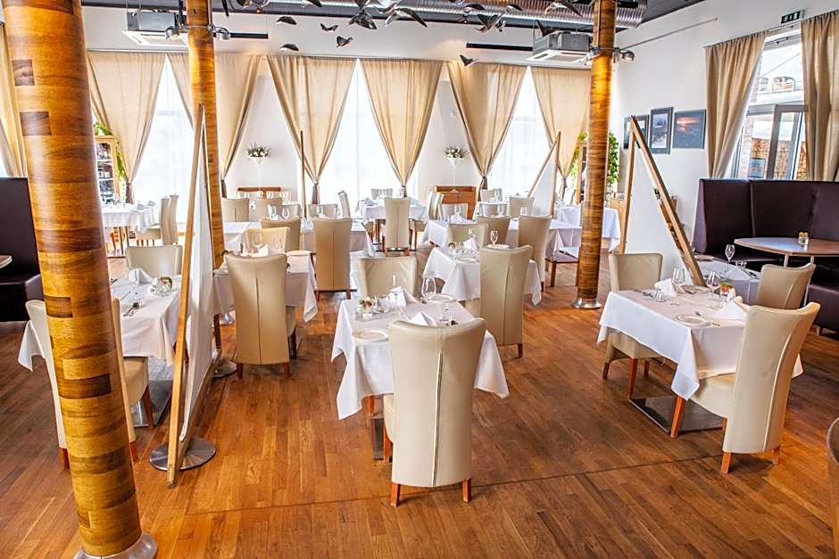 Restaurant & Design Hotel Noem Arch