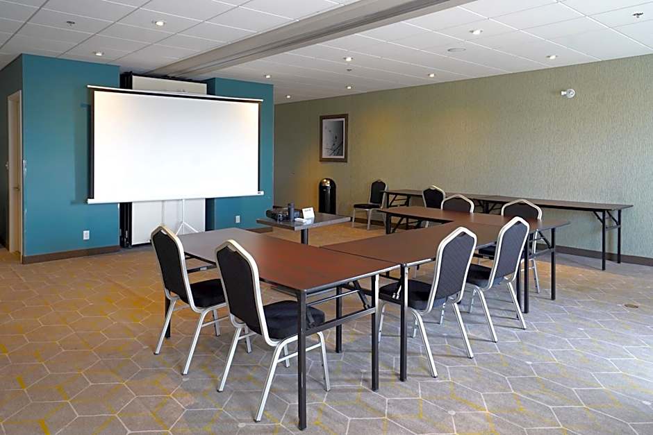 Fairfield Inn & Suites by Marriott Airdrie