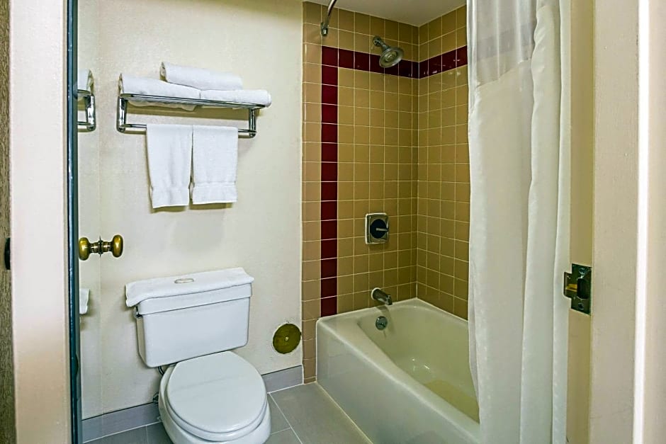 Quality Inn & Suites Altoona Pennsylvania