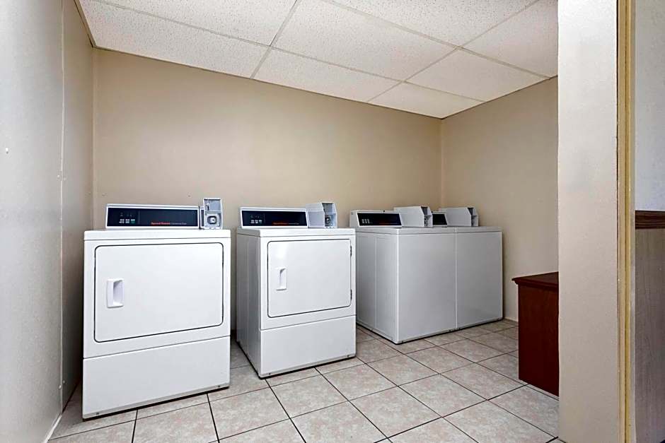 Super 8 by Wyndham Columbus