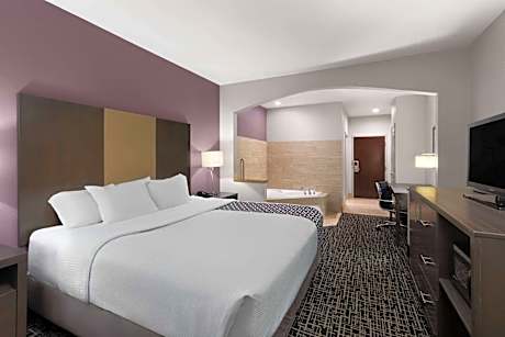1 King Bed Superior Room Non-Smoking