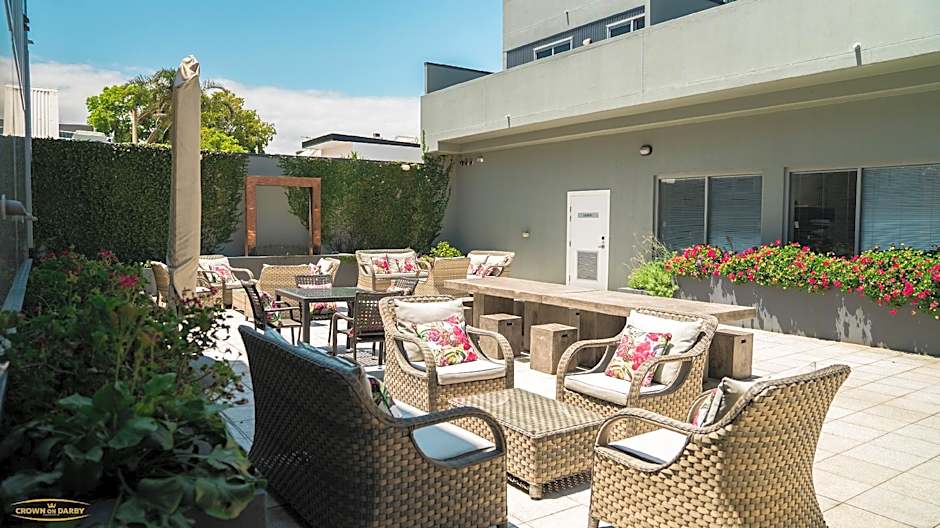 Crown on Darby Apartment